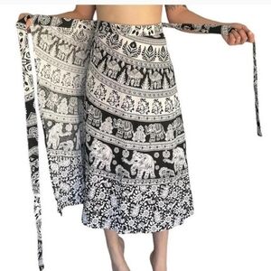 Paths of The Spirit Black White Elephant Boho Print Rapron Skirt Size M/L
